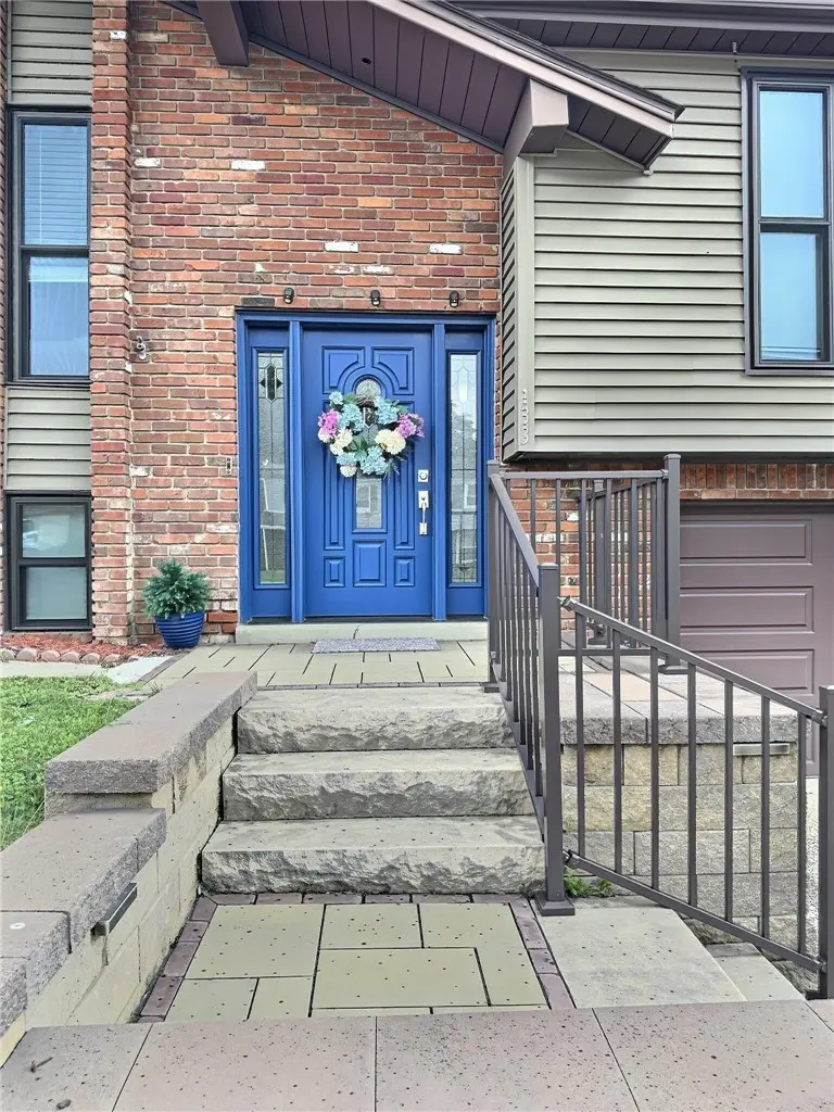 133 Westminster Dr, Monroeville, PA 15146 - #2