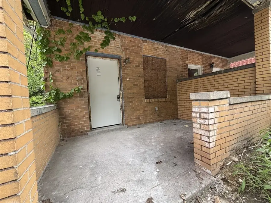1101 Woods Run Ave, Pittsburgh, PA 15212 - #2