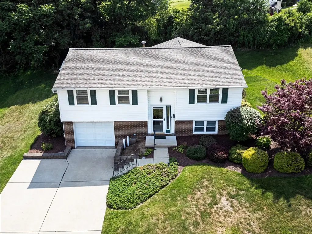 3139 New Hampshire Dr, New Kensington, PA 15068 - #1
