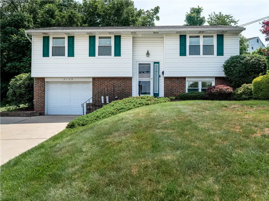 3139 New Hampshire Dr, New Kensington, PA 15068 - #3
