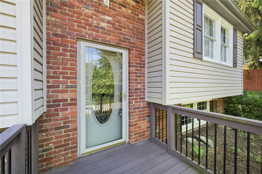 5080 Bowling Green St, Finleyville, PA 15332 - #2