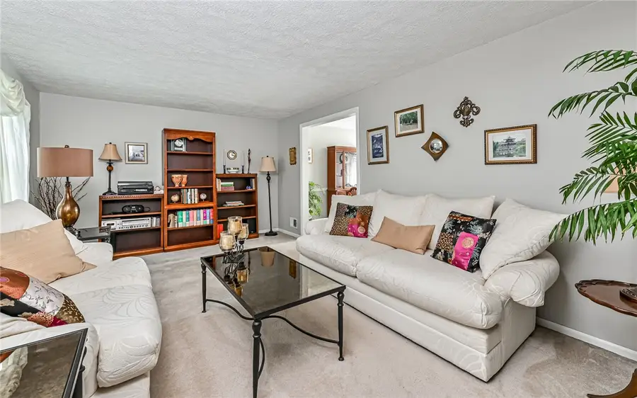 220 Kinvara Dr, Pittsburgh, PA 15237 - #3