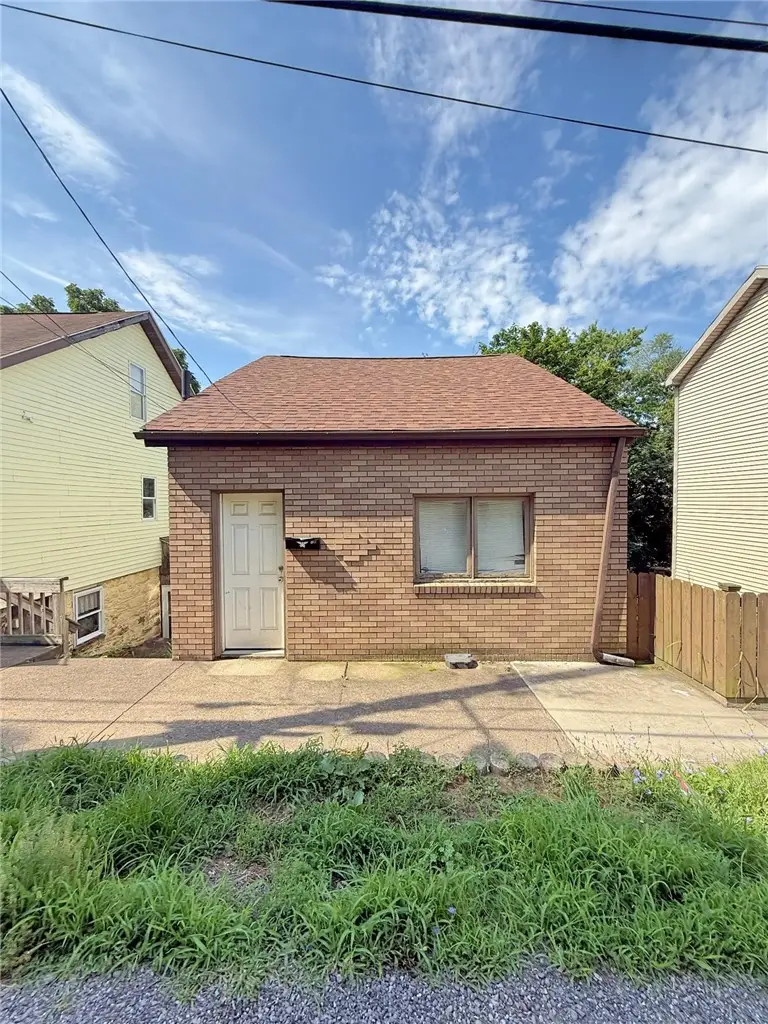 18 Furley St, Pittsburgh, PA 15220 - #1