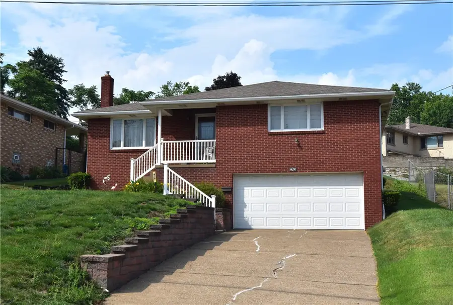 419 Brierly Ln, Homestead, PA 15120 - #2