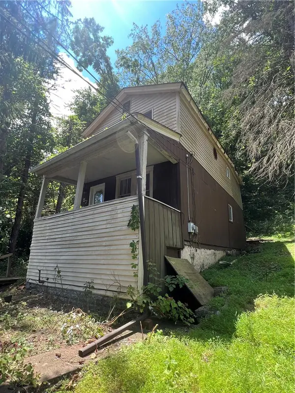 57 Lower Rd, Pittsburgh, PA 15215