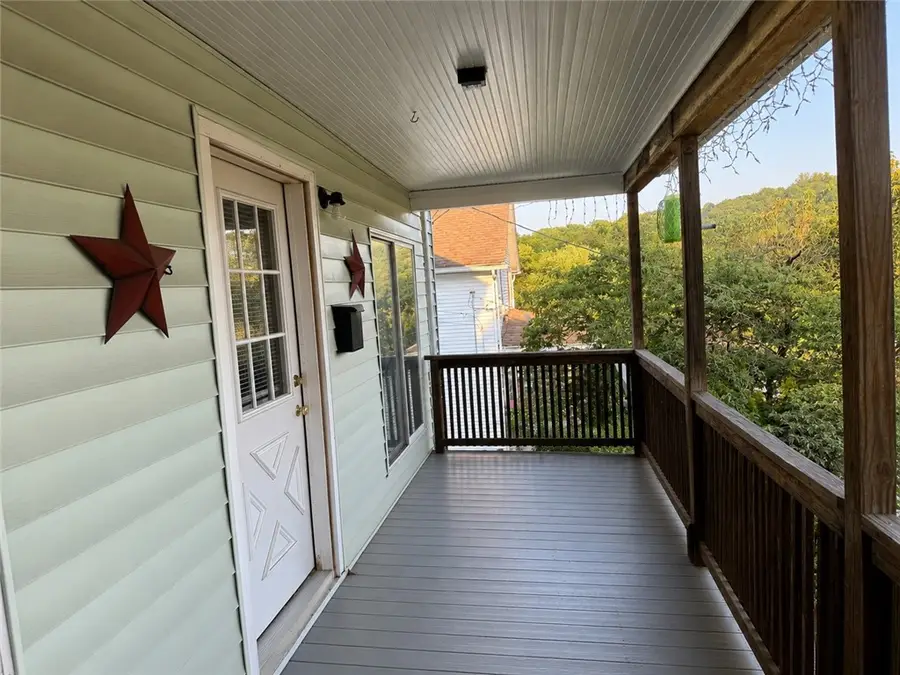 409 Penn Ave, Leechburg, PA 15656 - #2