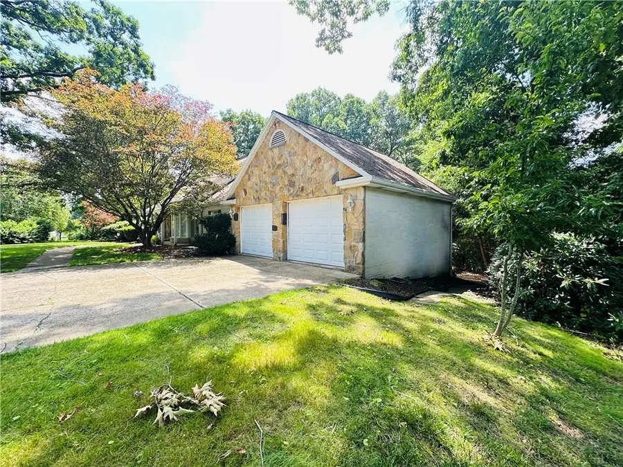 816 Belmont Rd, Butler, PA 16001 - #2
