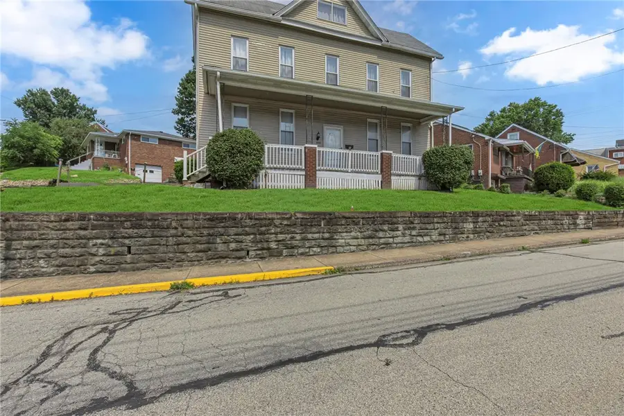 1830 W Railroad St, Carnegie, PA 15106 - #2