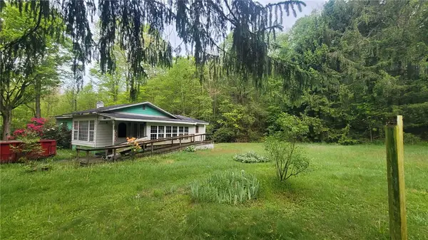 190-192 Hawkins Hollow Rd, Connellsville, PA 15425