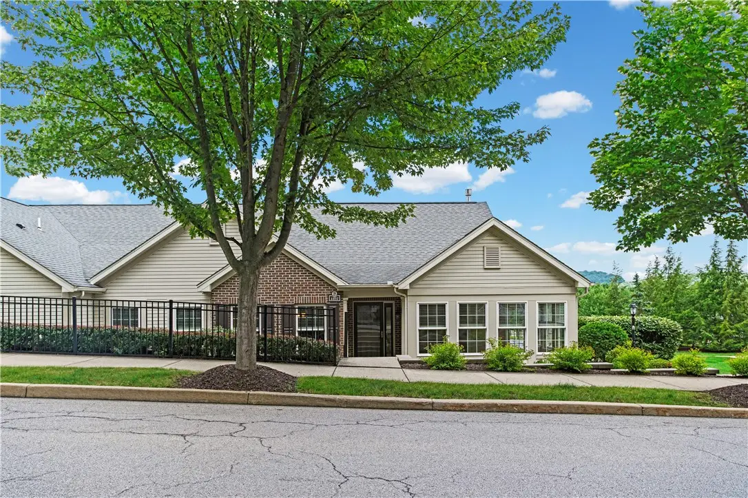 1102 Wealdstone Rd, Cranberry, PA 16066 - #1