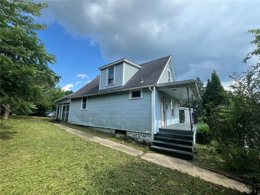 255 Hamilton Ave, Farrell, PA 16121 - #3