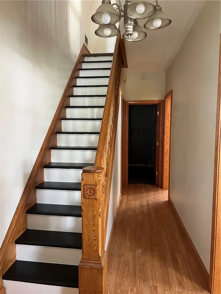 121 Hamilton Ave, Vandergrift, PA 15690 - #2