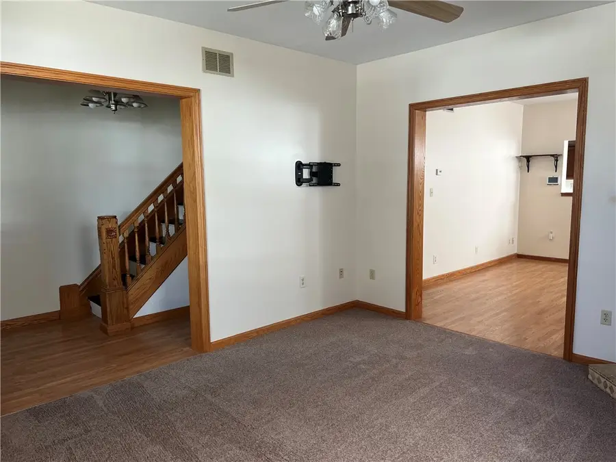 121 Hamilton Ave, Vandergrift, PA 15690 - #3