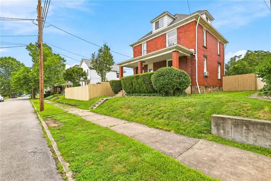 1227 Sycamore St, Connellsville, PA 15425 - #2