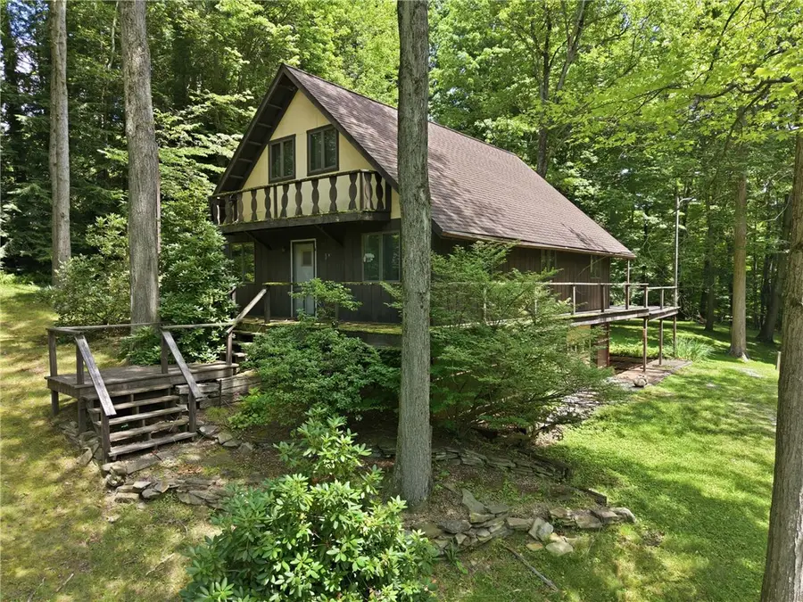 3109 Lake Rd, New Castle, PA 16102 - #2