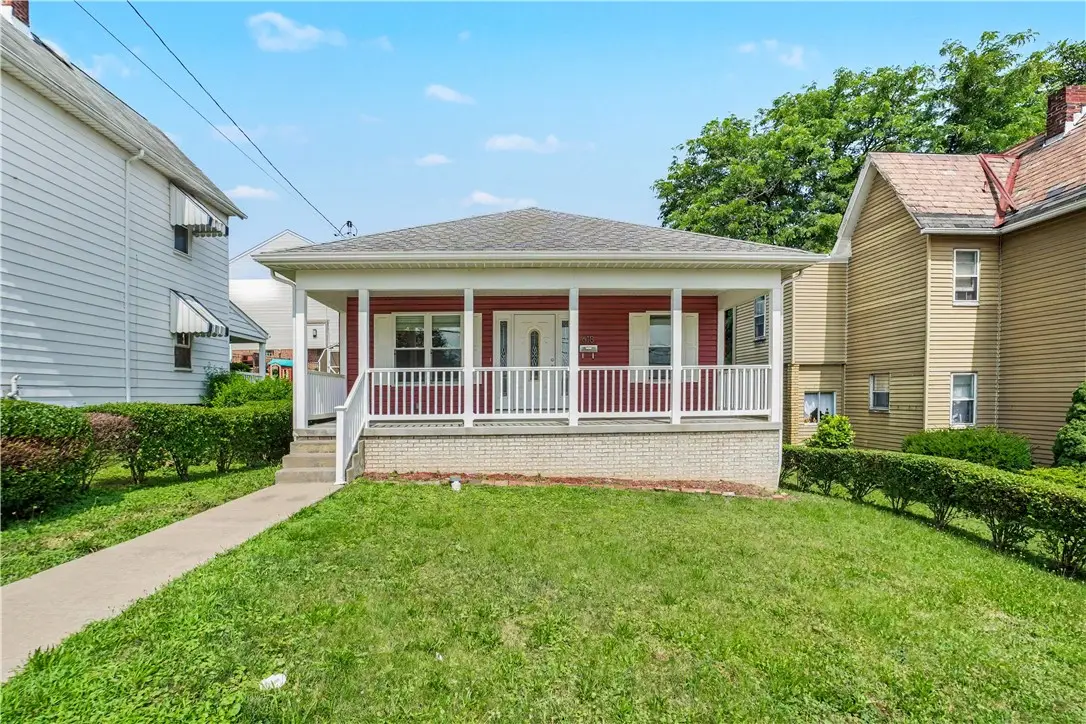 618 Locust St, Coraopolis, PA 15108 - #1