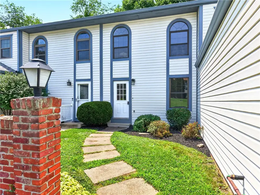 1142 Valleyview Dr, Lawrence, PA 15055 - #2