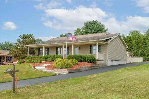 979 Latonka Dr, Mercer, PA 16137