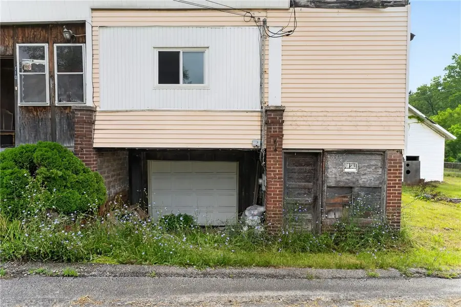 106 Main St, Smock, PA 15480 - #3