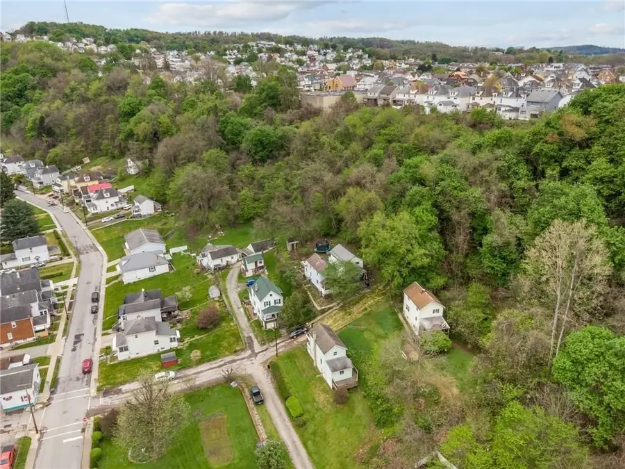 312 Harrison Ave, East Vandergrift, PA 15629 - #3