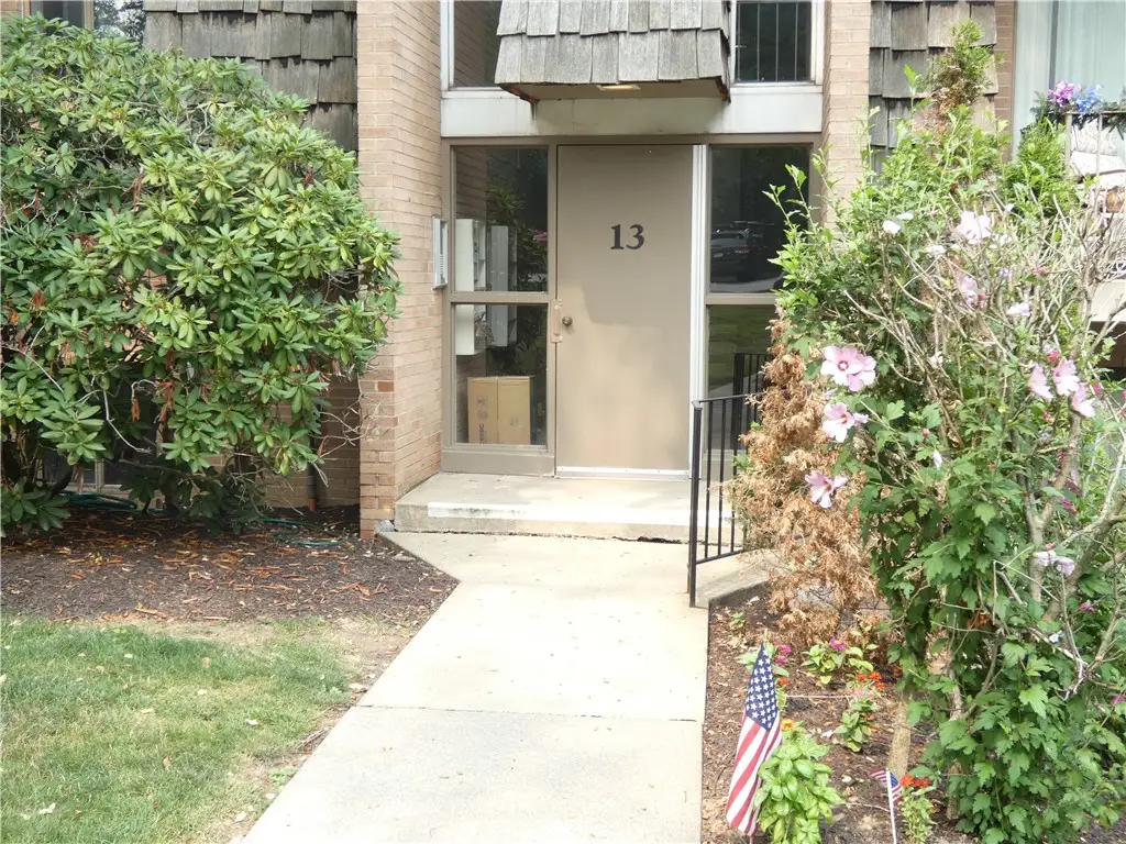 1335 Forest Green Dr, Coraopolis, PA 15108 - #1