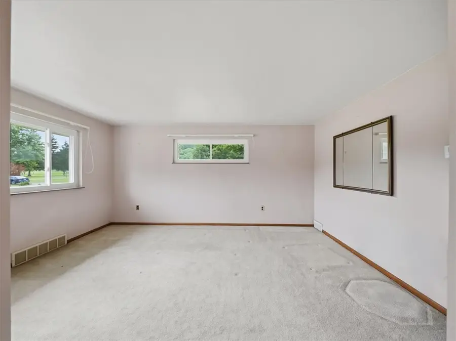 606 Golf Course Rd, Aliquippa, PA 15001 - #3