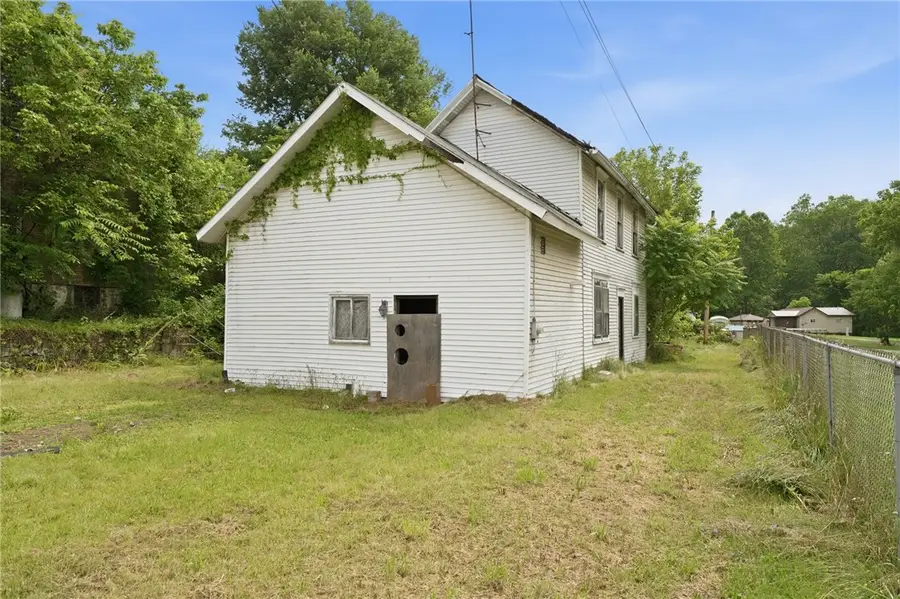 5 Short St, Smock, PA 15480 - #2