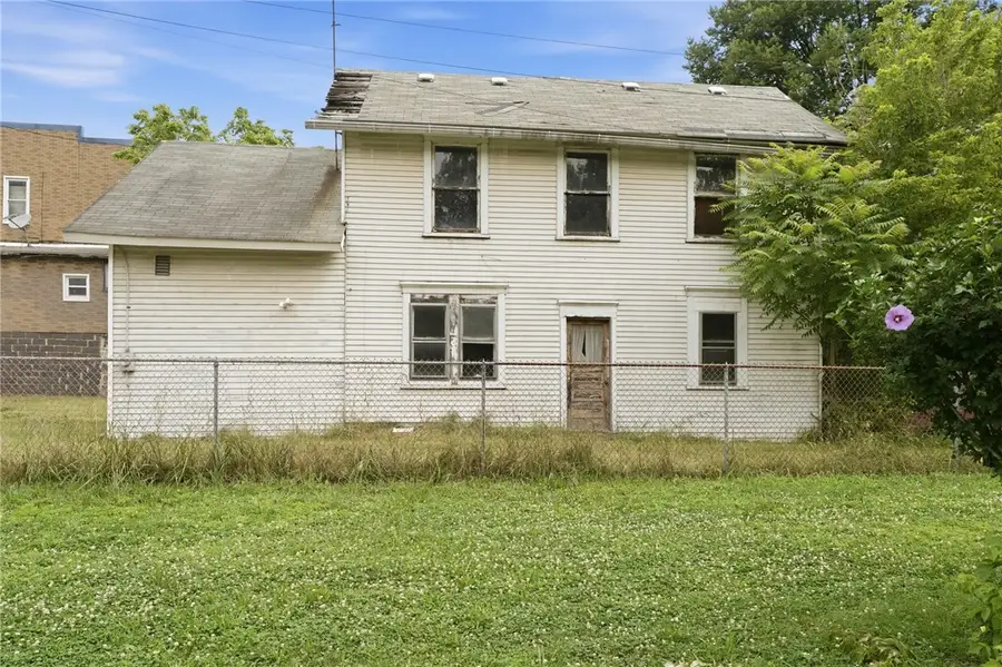 5 Short St, Smock, PA 15480 - #3
