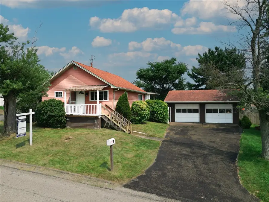 490 Glenn St, Washington, PA 15301 - #2