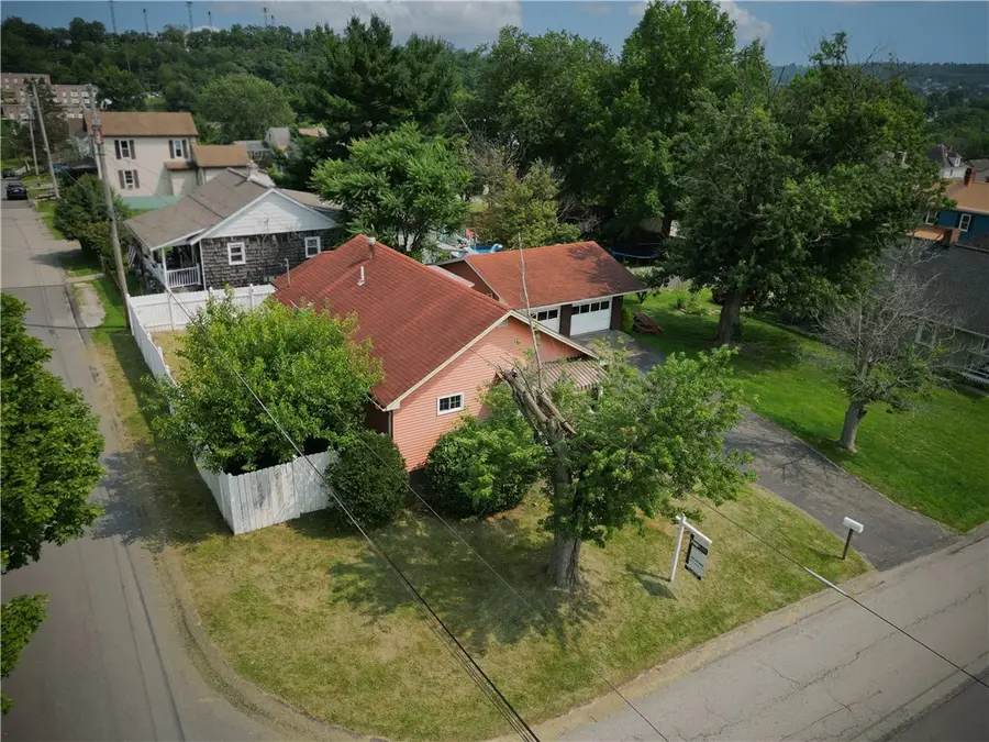 490 Glenn St, Washington, PA 15301 - #3