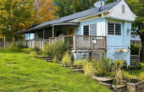 1674 Brodhead Road, Coraopolis, PA 15108
