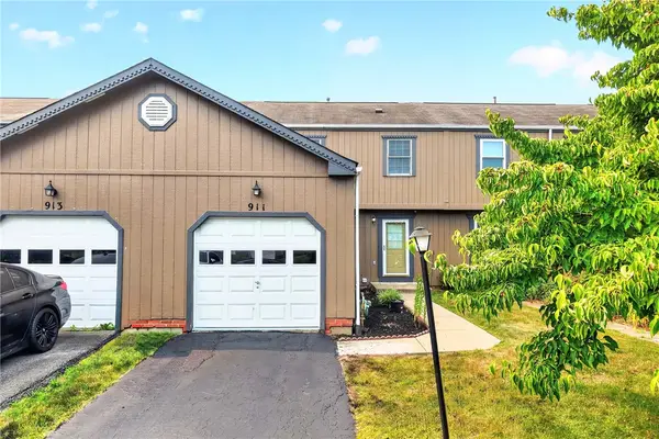 911 Sunset Cir, Cranberry Twp, PA 16066