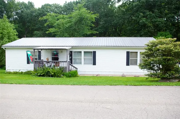 228 Sunny Hill Drive, Valencia, PA 16059