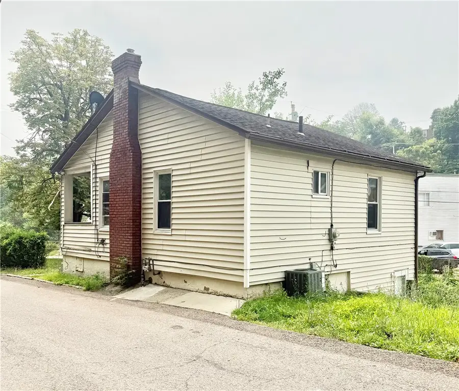 301 Run Street, Carnegie, PA 15106 - #3