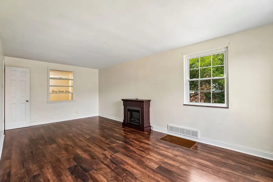 8055 Remington Drive, Pittsburgh, PA 15237 - #3