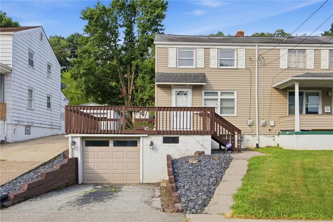 321 Cedar St, Jeannette, PA 15644 - #1