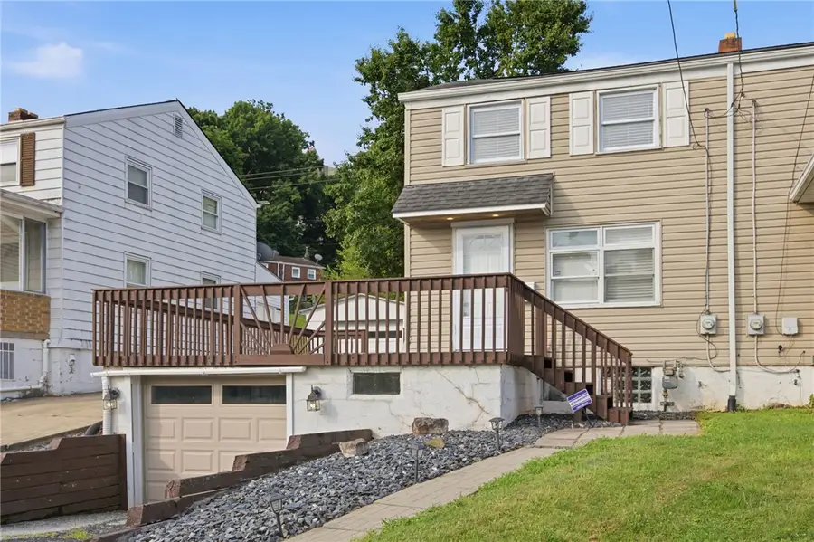 321 Cedar St, Jeannette, PA 15644 - #3
