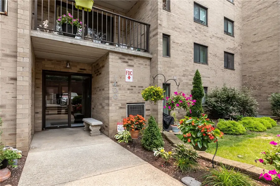 1400 Smokey Wood Dr #406, Swissvale, PA 15218 - #2