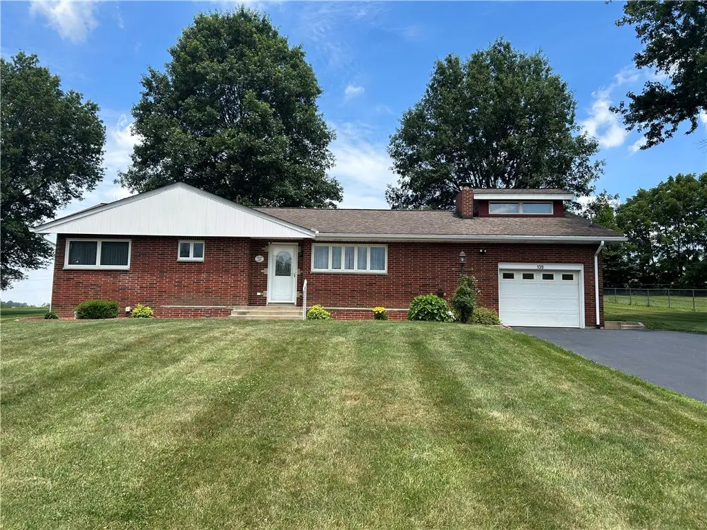 139 Oglevee Ln, Connellsville, PA 15425 - #1