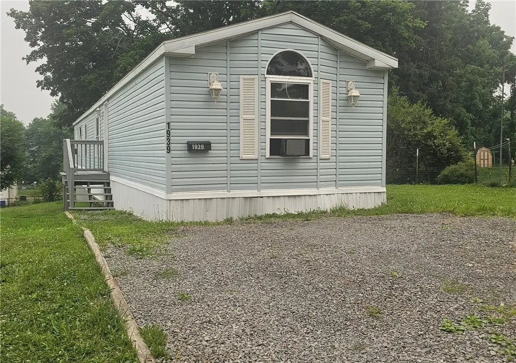 1939 Morris St, New Castle, PA 16102 - #1