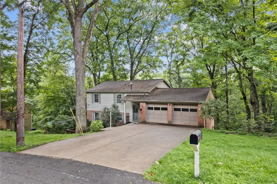 8648 W Barkhurst Dr, Pittsburgh, PA 15237 - #3