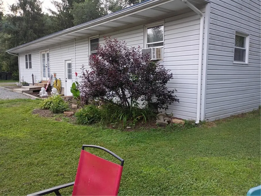 415 Browns Hill Rd, Valencia, PA 16059 - #2