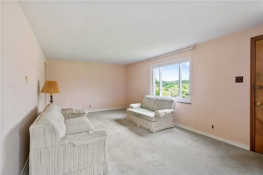 109 Rosemont Dr, Coraopolis, PA 15108 - #2