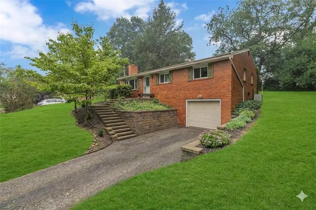 2204 27th St, Beaver Falls, PA 15010 - #1