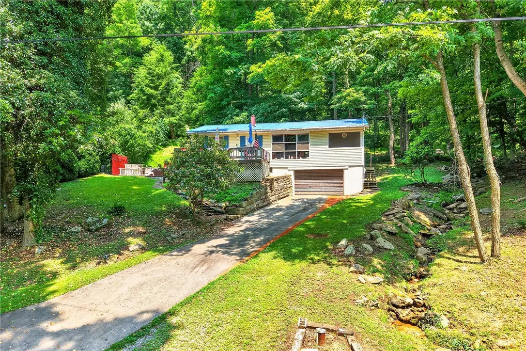 627 E Lakeview Rd, Confluence, PA 15424 - #1