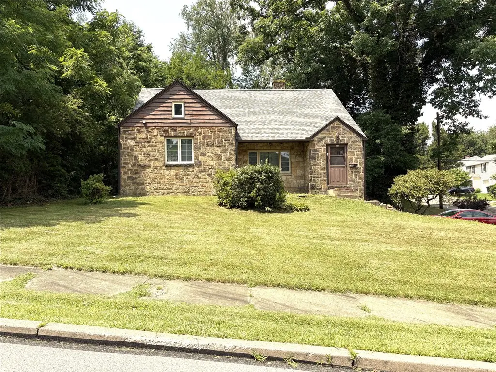 525 Riverview Dr, New Kensington, PA 15068 - #1