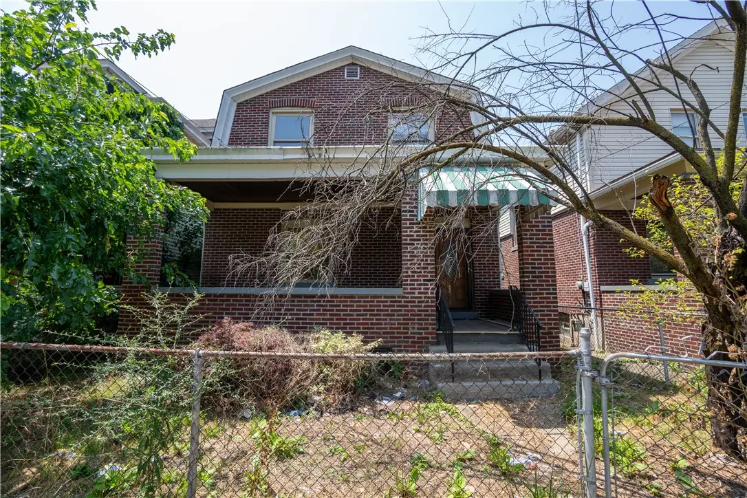 533 Woodward Ave, McKees Rocks, PA 15136 - #1