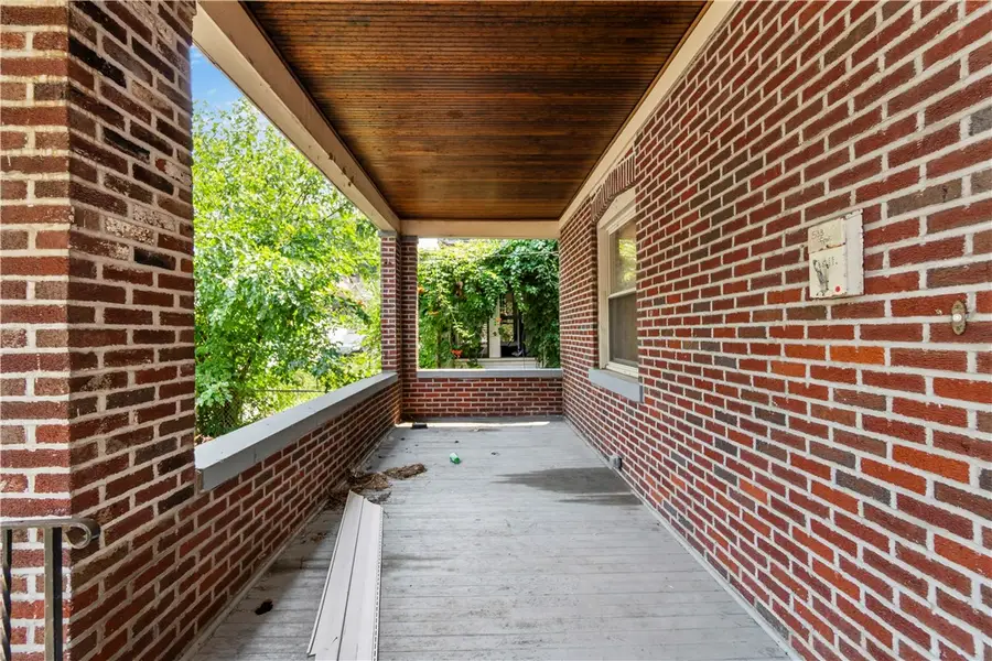 533 Woodward Ave, McKees Rocks, PA 15136 - #2