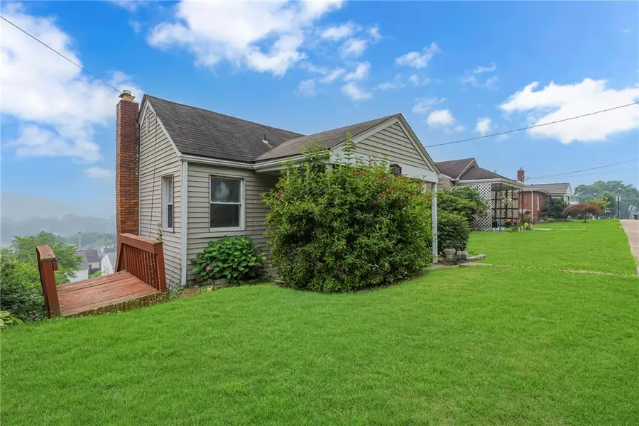 1703 Pierce St, Aliquippa, PA 15001 - #2