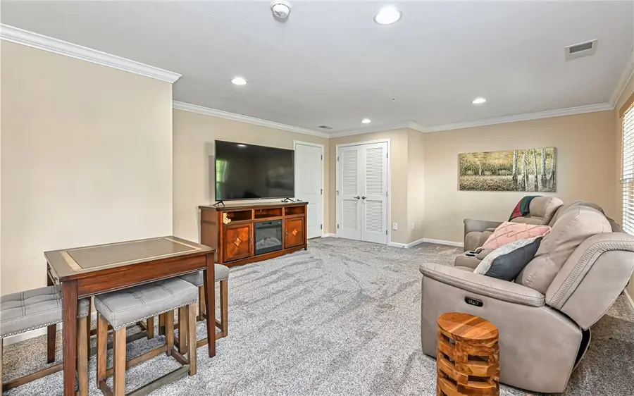 401 Pointe View Dr, Mars, PA 16046 - #2